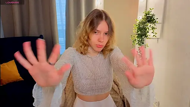 MilanaRayy online show from June 13, 2026, 5:05 am