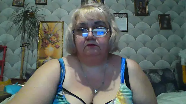 MarinaFarina53 online show from June 28, 2026, 5:19 pm