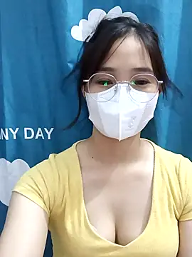 -Hena- online show from June 3, 2026, 2:33 pm