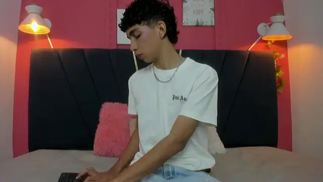 ero boy40 online show from August 4, 2026, 1:14 pm
