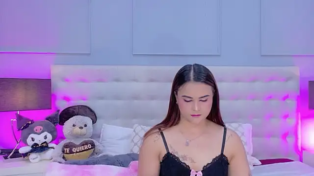 DulceeGarcia online show from June 25, 2026, 3:50 am