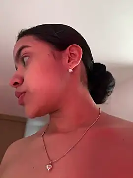 fluffylips online show from June 22, 2026, 12:02 pm