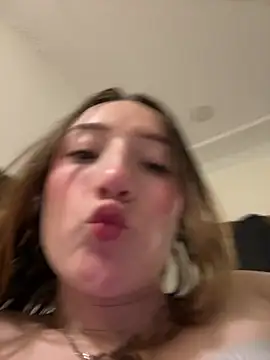 Valery Salmons online show from July 18, 2026, 2:38 am