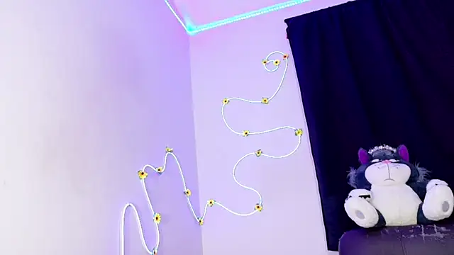 everlin 01 online show from June 10, 2026, 7:46 pm