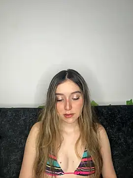 Sarisloves online show from July 2, 2026, 11:22 pm