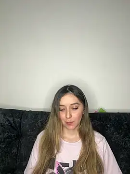 Sarisloves online show from July 7, 2026, 7:56 am