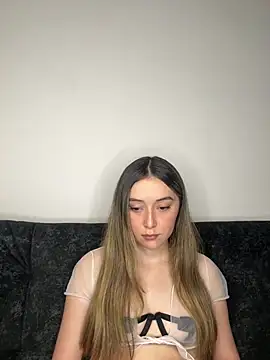 Sarisloves online show from July 21, 2026, 11:07 pm