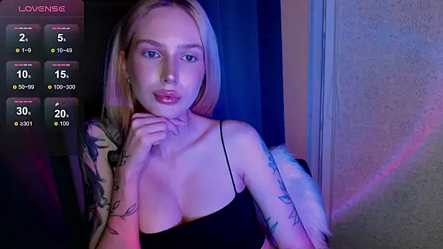 MichelleVelour online show from May 19, 2026, 5:08 pm