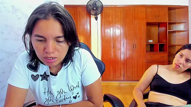 Soffy and Emily online show from June 3, 2026, 2:33 pm