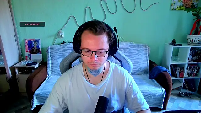 MeLanXolik online show from June 11, 2026, 9:29 am