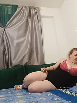 JuliaBestX online show from June 6, 2026, 10:47 pm