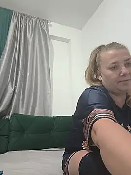 JuliaBestX online show from July 23, 2026, 10:40 pm