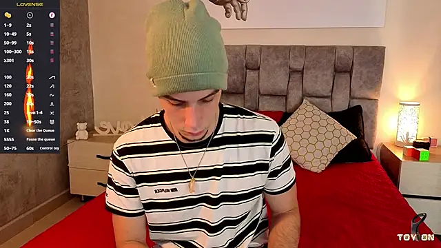 isaacblaze  online show from June 4, 2026, 3:56 am