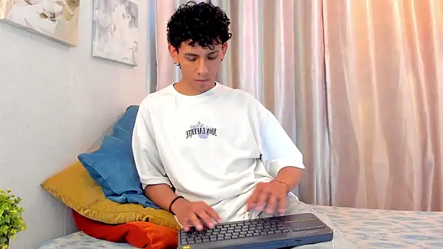 Snapshot of kairox_ chatting on June 22, 2026, 7:44 pm kairox online show from June 22, 2026, 7:44 pm