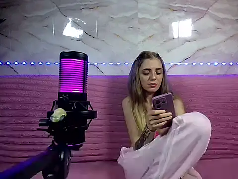 BunnyBliss2 online show from June 13, 2026, 9:24 pm