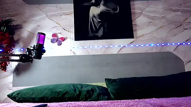 BunnyBliss2 online show from June 19, 2026, 9:29 pm
