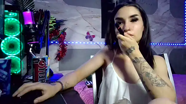 BunnyBliss2 online show from June 20, 2026, 9:39 pm
