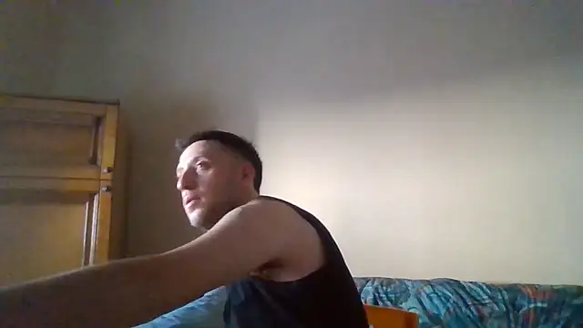 VincentZe99 online show from June 19, 2026, 5:06 pm