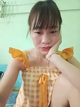Snapshot of Logii_x chatting on June 5, 2026, 3:02 am Logii x online show from June 5, 2026, 3:02 am