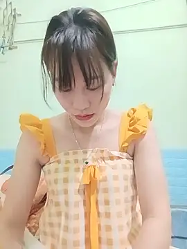 Snapshot of Logii_x chatting on June 5, 2026, 7:36 am Logii x online show from June 5, 2026, 7:36 am