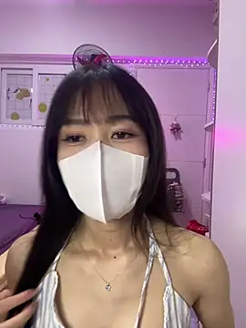 Lov3lily online show from July 9, 2026, 4:44 pm