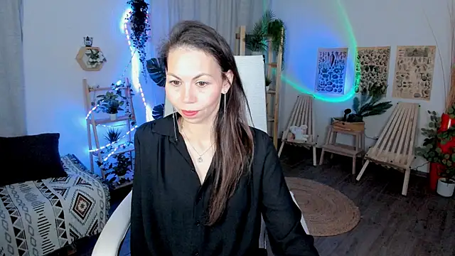 TrasyMorris online show from June 4, 2026, 4:29 am