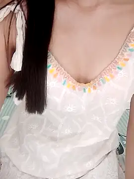 Snapshot of Ipho_girl chatting on June 19, 2026, 8:23 pm Ipho girl online show from June 19, 2026, 8:23 pm