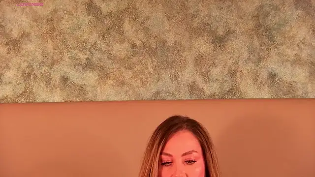 Emmakroftt online show from June 19, 2026, 4:28 am
