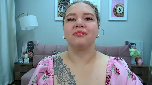 DianaKristol online show from July 4, 2026, 6:14 pm