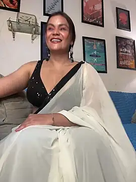 Snapshot of Leena_singh1 chatting on August 2, 2026, 4:38 pm Leena singh1 online show from August 2, 2026, 4:38 pm