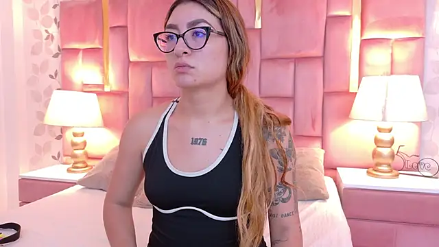 LiahRose  online show from June 1, 2026, 11:06 pm