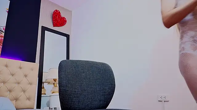 AlissonRose3 online show from May 30, 2026, 7:33 pm