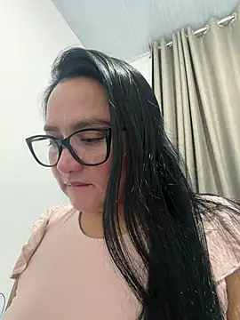 Snapshot of rousee69_ chatting on July 13, 2026, 5:54 am rousee69 online show from July 13, 2026, 5:54 am