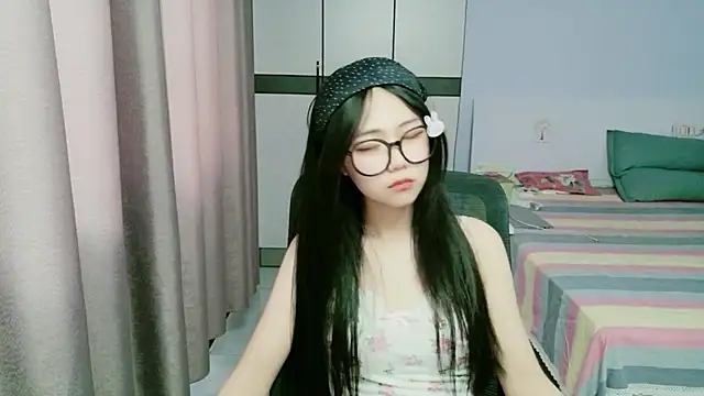 xiaoxiaoyu030 online show from June 17, 2026, 8:17 am