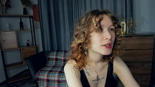 EstellaZion online show from July 25, 2026, 7:44 pm