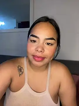 lunaa and vale online show from June 13, 2026, 3:37 am