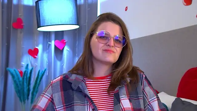 AlexaAvery online show from July 21, 2026, 6:27 am