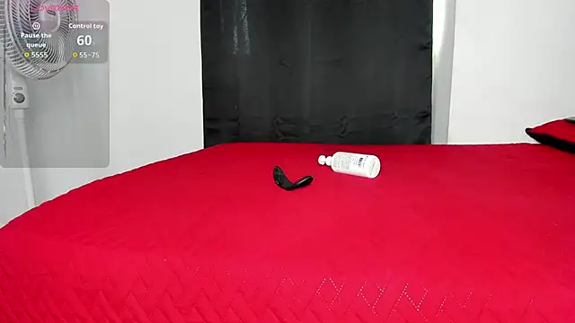 Snapshot of ashley_and_maximo chatting on June 26, 2026, 7:40 pm ashley and maximo online show from June 26, 2026, 7:40 pm