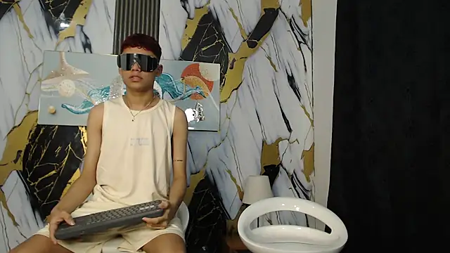 KING LOVERS1 online show from June 16, 2026, 1:14 pm