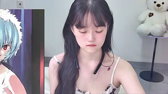 Evil-Bunny007 online show from June 5, 2026, 12:00 pm
