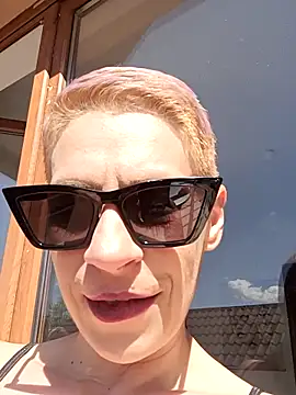 KittyDesiree online show from June 17, 2026, 7:22 am