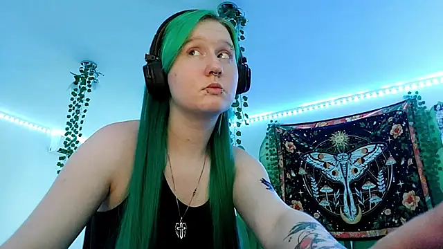 HunXena online show from June 10, 2026, 4:28 pm