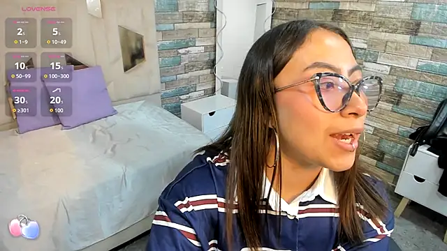 Amhira Tay online show from June 24, 2026, 7:13 pm