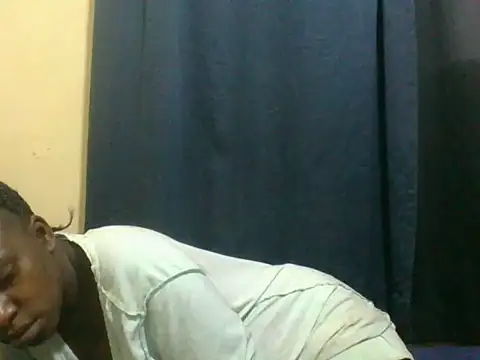 naughty-slender online show from June 12, 2026, 4:39 pm