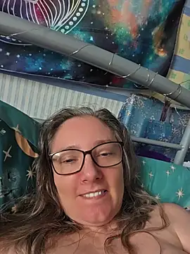 Izzylove47 online show from June 28, 2026, 9:15 am