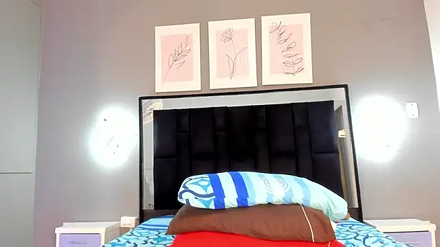 zoe curvyy online show from July 2, 2026, 12:11 pm