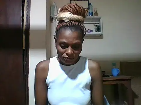 Snapshot of Ebonyqueen4 chatting on June 13, 2026, 8:23 am Ebonyqueen4 online show from June 13, 2026, 8:23 am