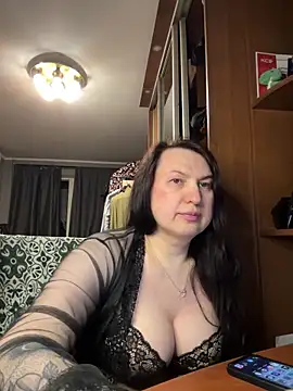 Snapshot of EvaBeautyXxX chatting on June 9, 2026, 10:32 pm EvaBeautyXxX online show from June 9, 2026, 10:32 pm