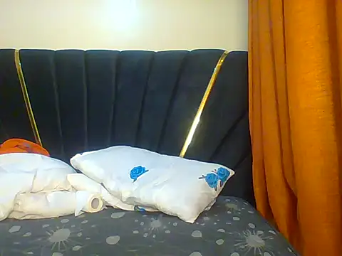 Snapshot of petite_cuteass chatting on July 9, 2026, 6:01 pm petite cuteass online show from July 9, 2026, 6:01 pm
