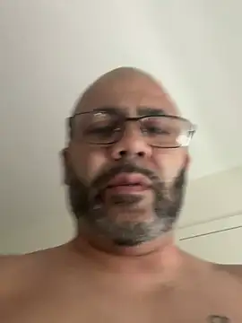 bigdick20101 online show from May 28, 2026, 6:05 pm